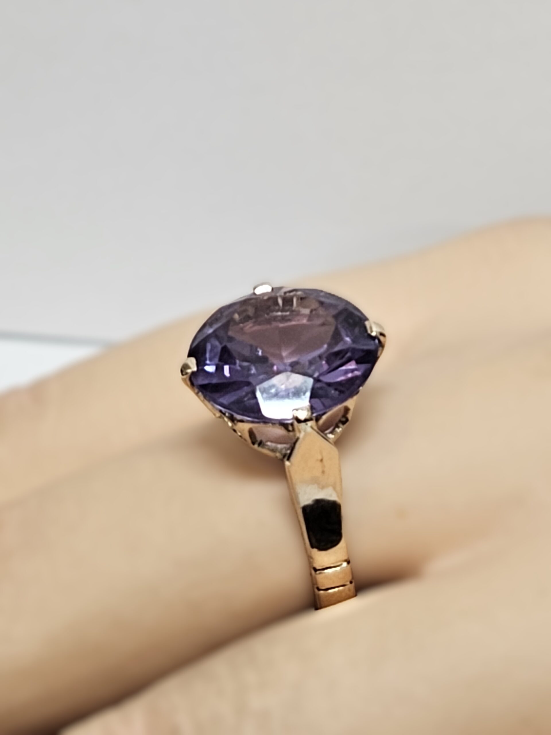 9ct Rose Gold Synthetic Colour Change Alexandrite Dress Ring Size Q1/2 Valuation $2650.00AUD - Image 5