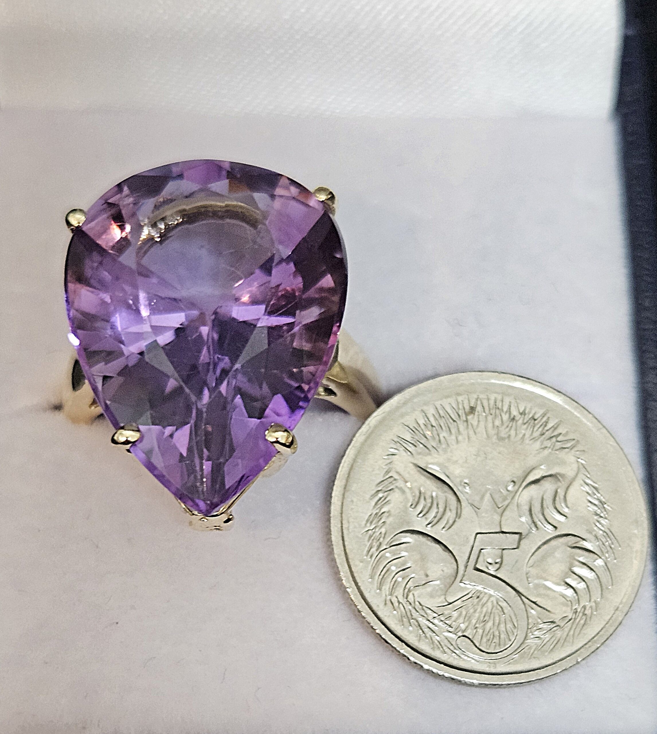 14ct Yellow Gold 17.66ct Pear Shape Amethyst Cocktail Ring Size J Valuation $4000.00 - Image 13